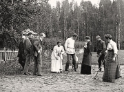 Послеобеденный крокет. 1908 год. Слева мужчина с седой бородой - Игорь Тихомиров (Москва).