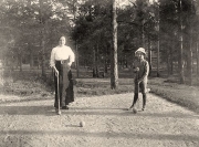 Игра в крокет на даче. С.-Петербургская губ. 1913 г.